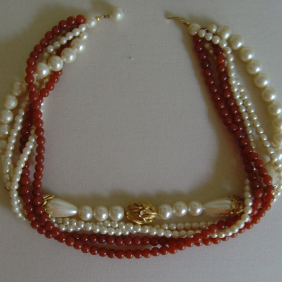 Simulated Pearl/Carnelian-Like Stone Necklace - Picture 6 of 7